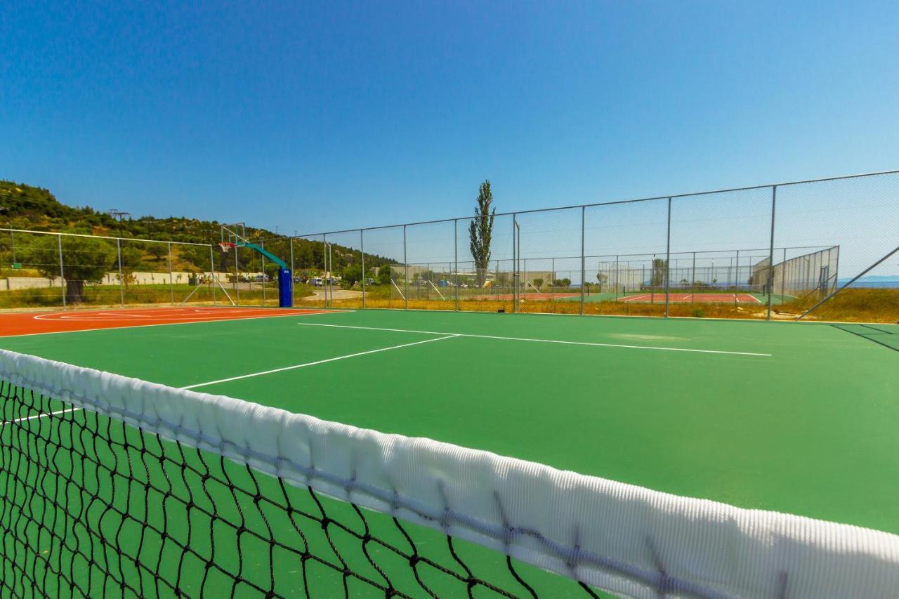 Ammoa Luxury Hotel & Spa Resort Nikíti Eksteriør bilde Tennis courts at the complex